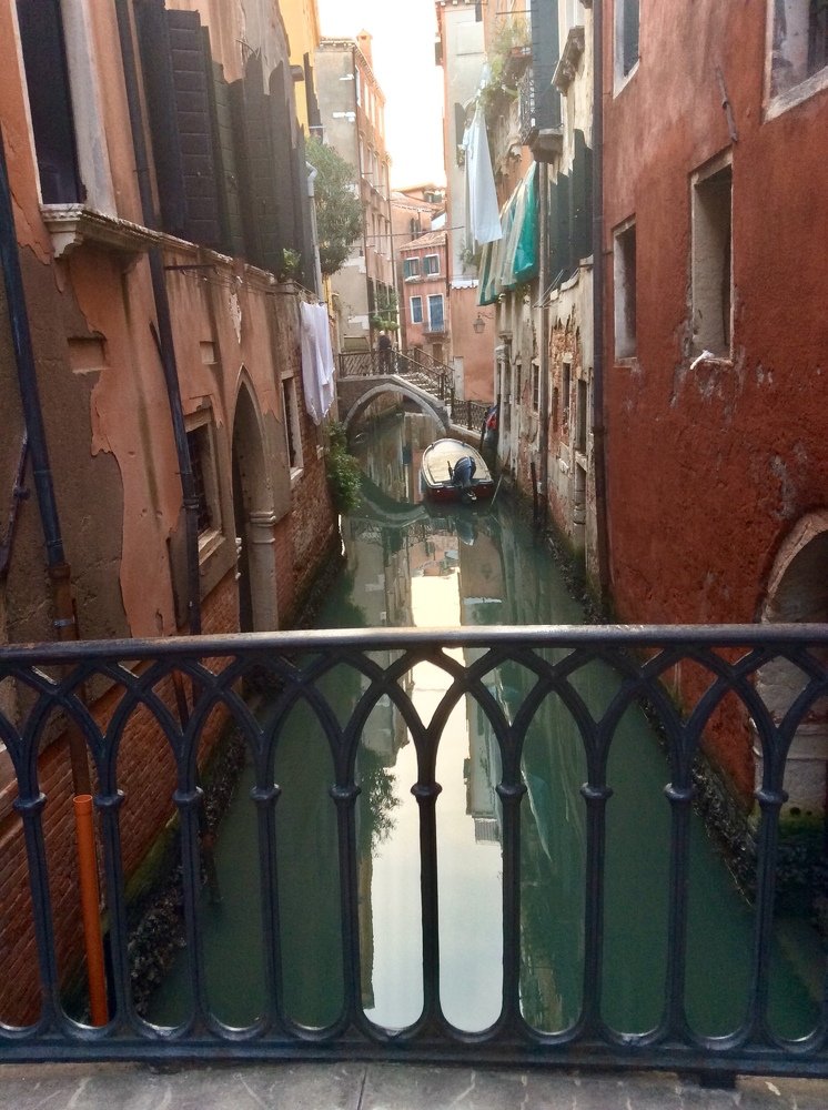Жизнь - как она есть. Есть она и в Венеции.