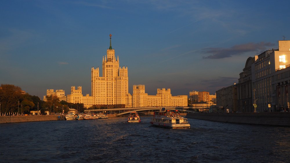 Сталинская высотка