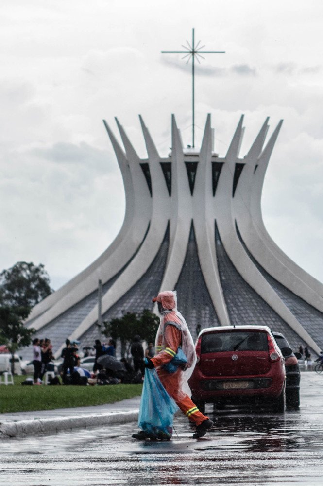 Rotina de trabalho em dia de chuva.