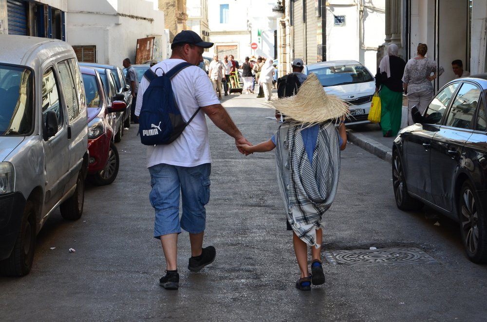 Шторм. Променад. Соломенная шляпа.