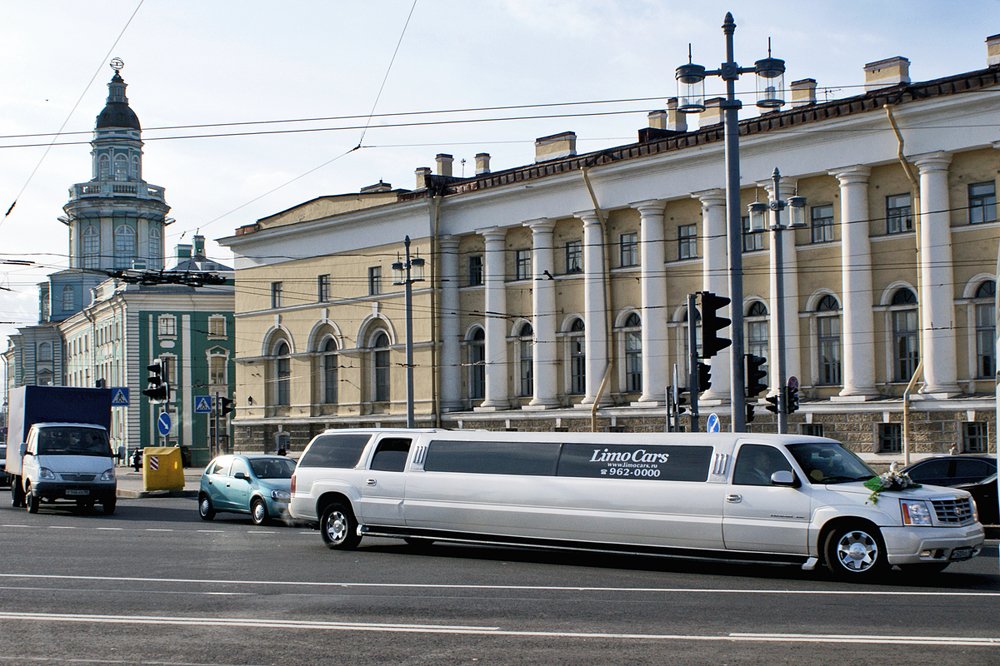 СПб. Лимузин на Невском