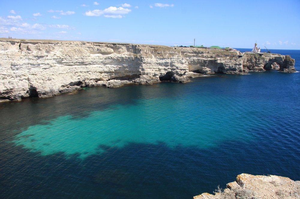 расплескалась бирюза...