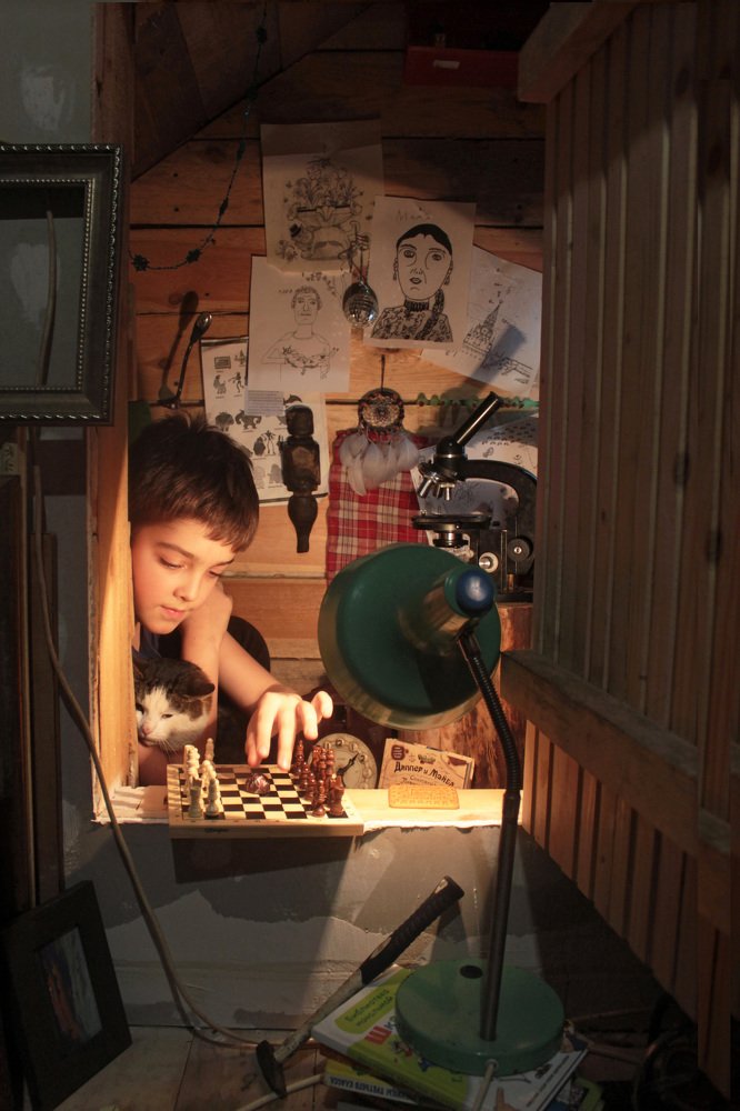 В ТАЙНОЙ КОМНАТКЕ