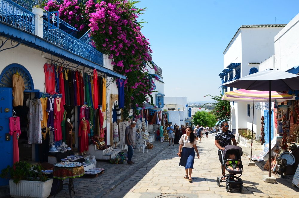 Яркая жизнь...