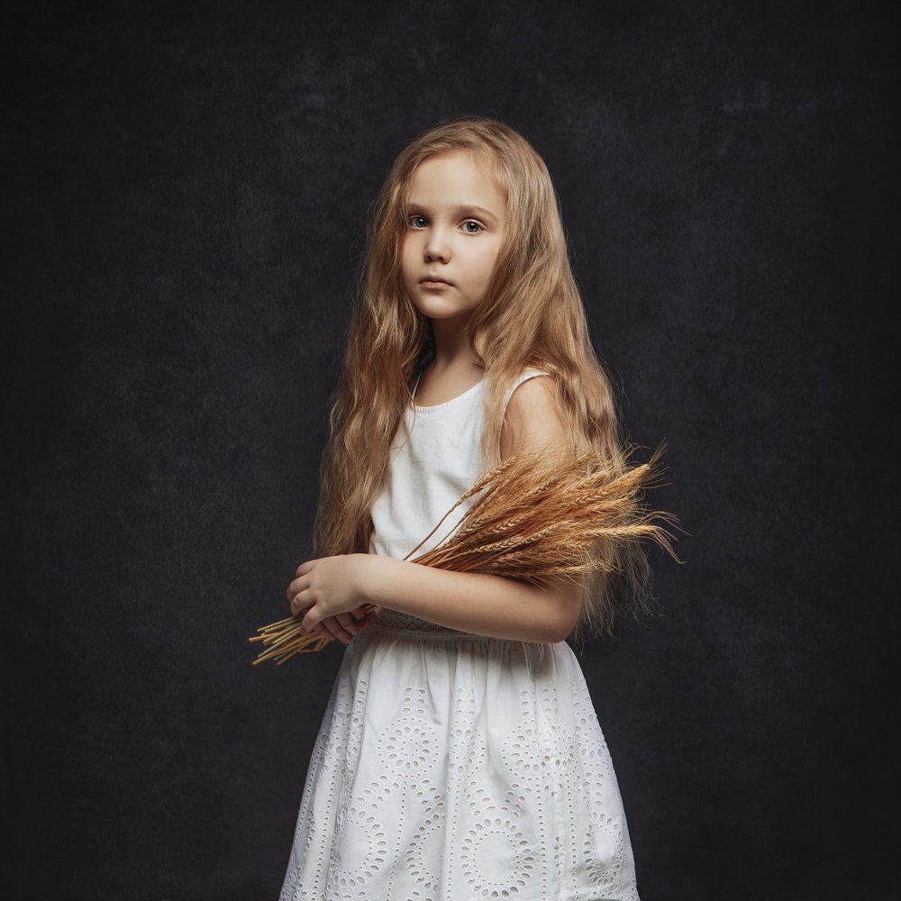 Девочка с пшеницей