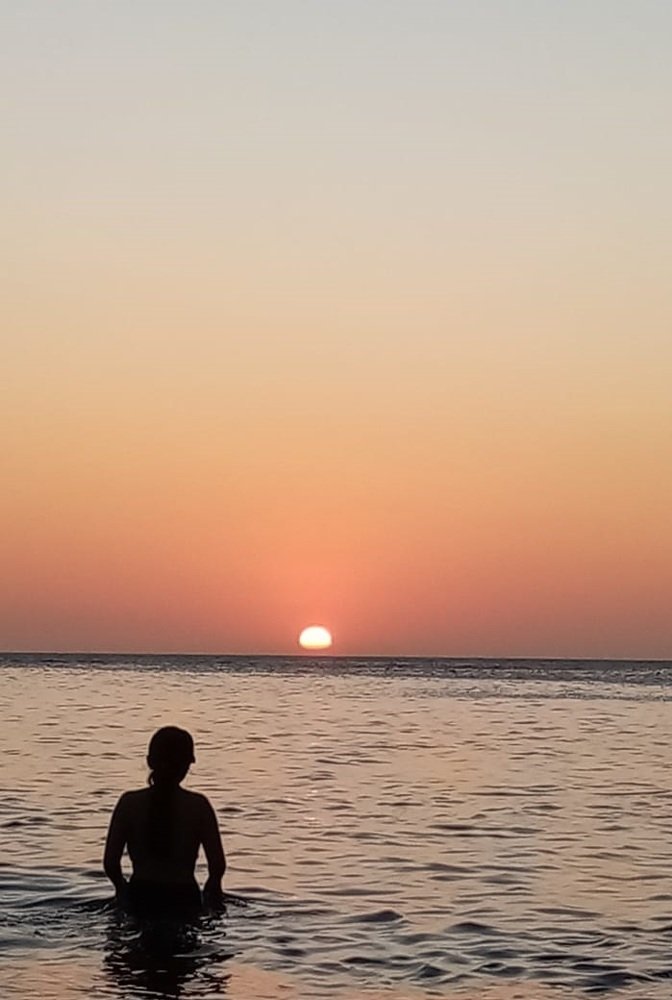 Un atardecer en el mar