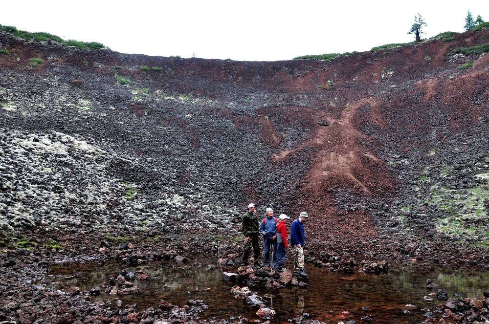 В кратере вулкана Перетолчина.