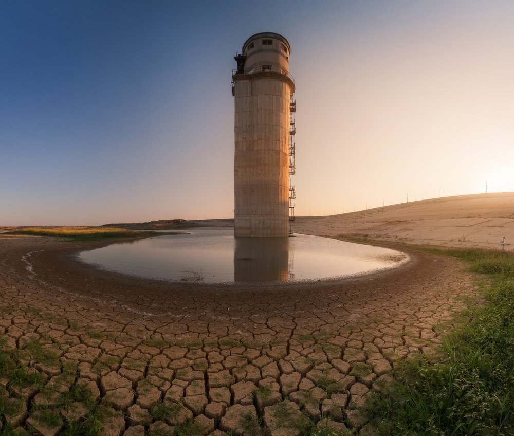 Крымская "Пизанская башня"