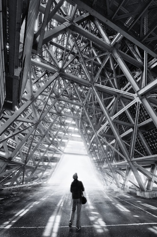 Сплетение металлических конструкций