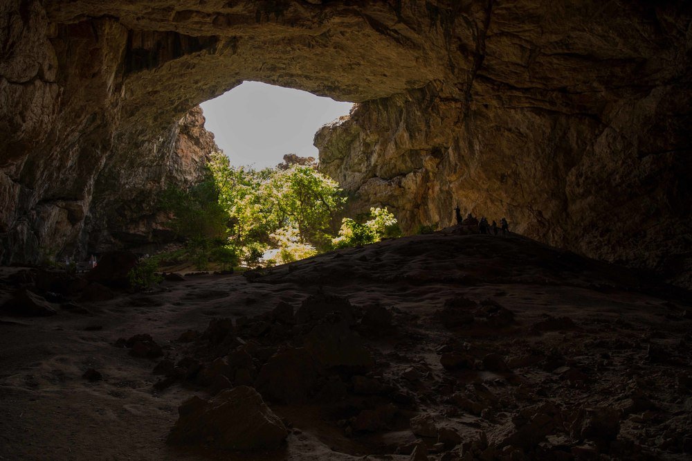 В карстовой пещере
