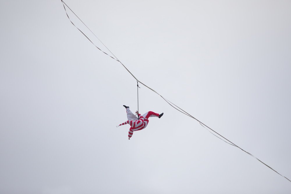 За секунду до и после.