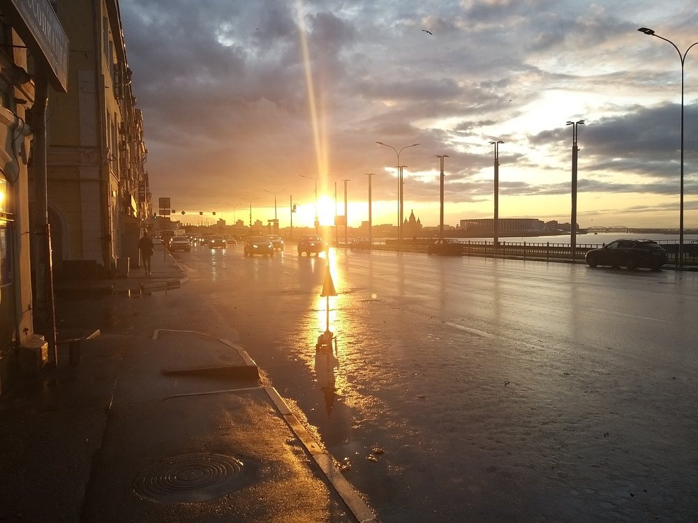 Nizhne-Volzhskaya embankment 4