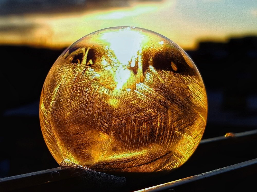 Через хрусталь