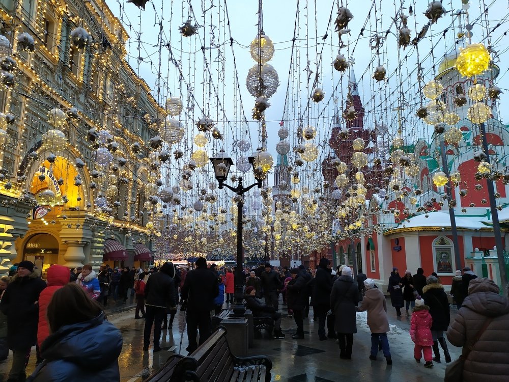 Праздники закончились.