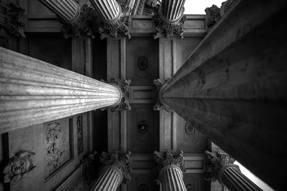 Монументальность.