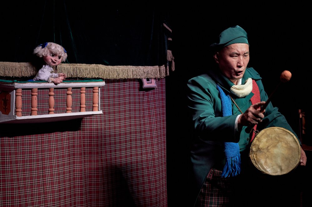 В театре Кукол "Ульгэр"