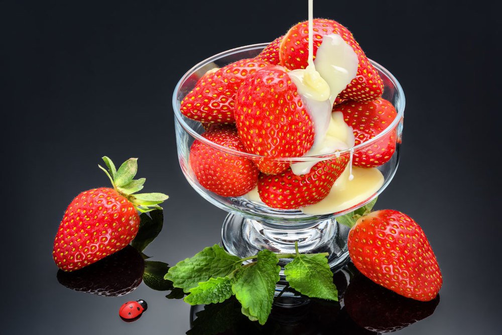 Десерт из детства (клубничка со сгущёнкой)