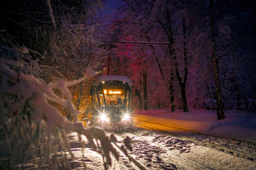 Трамвай на зимней Измайловской.