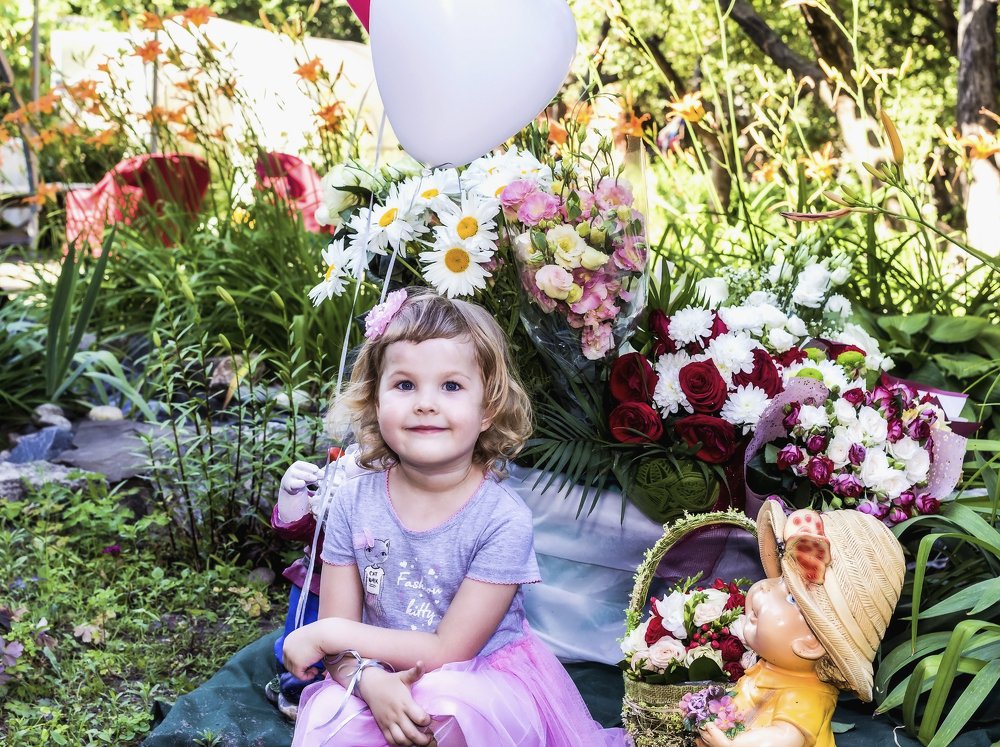 Девочка с шариком