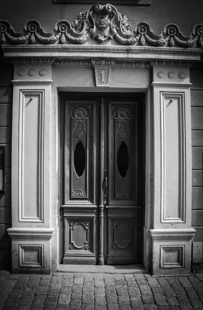 Таинственная парадная.