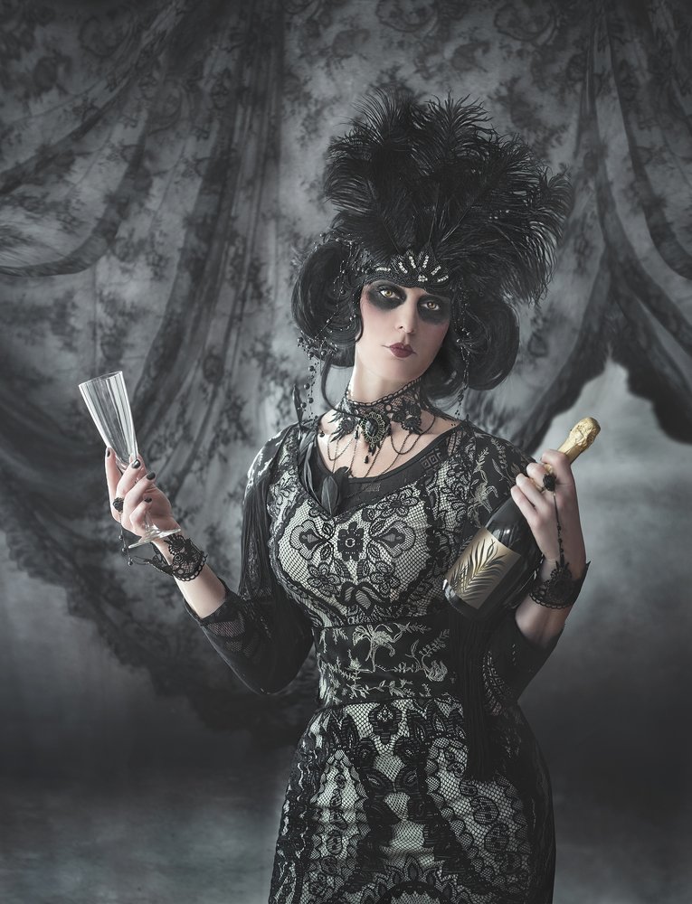 Party with silent movie diva