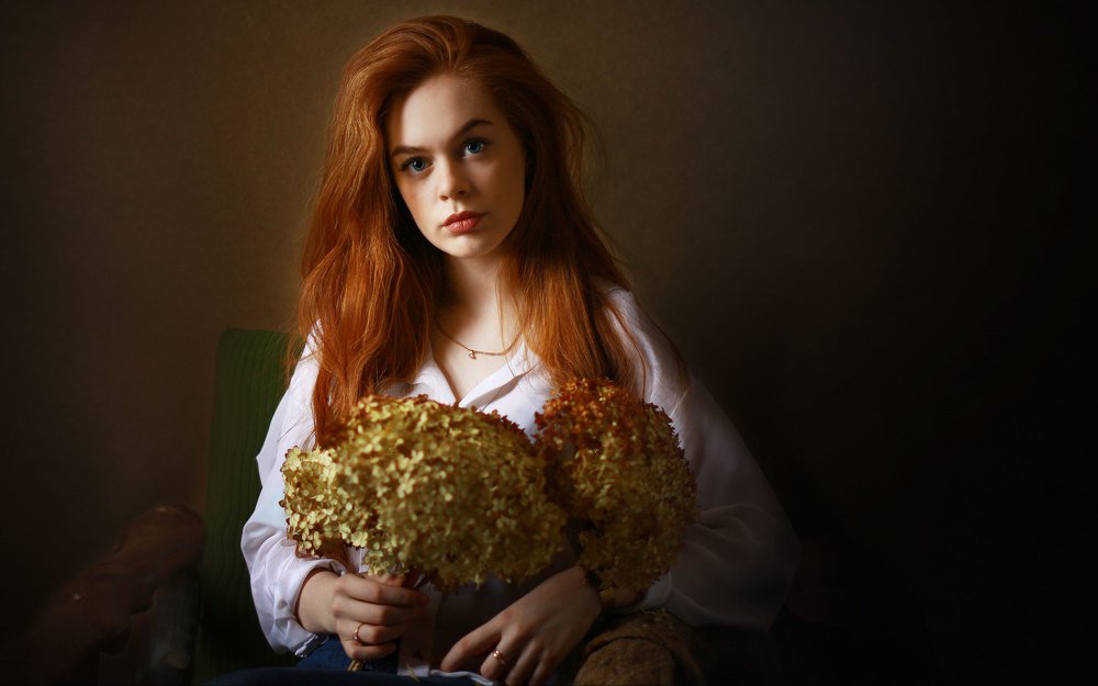 Ксения с гортензией