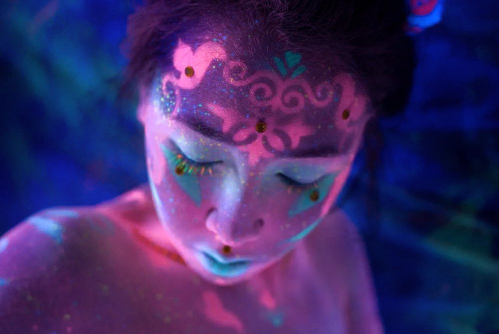 Неземная/Unearthly 3