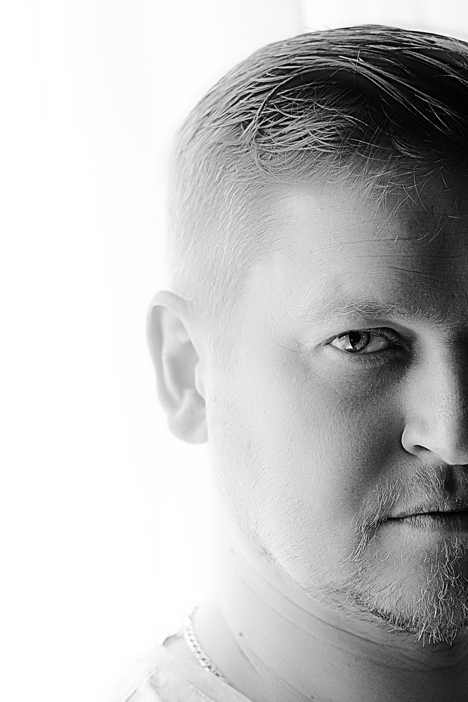 М У Ж - МУЖЧИНА УВЕРЕННЫЙ В ЖЕНЩИНЕ