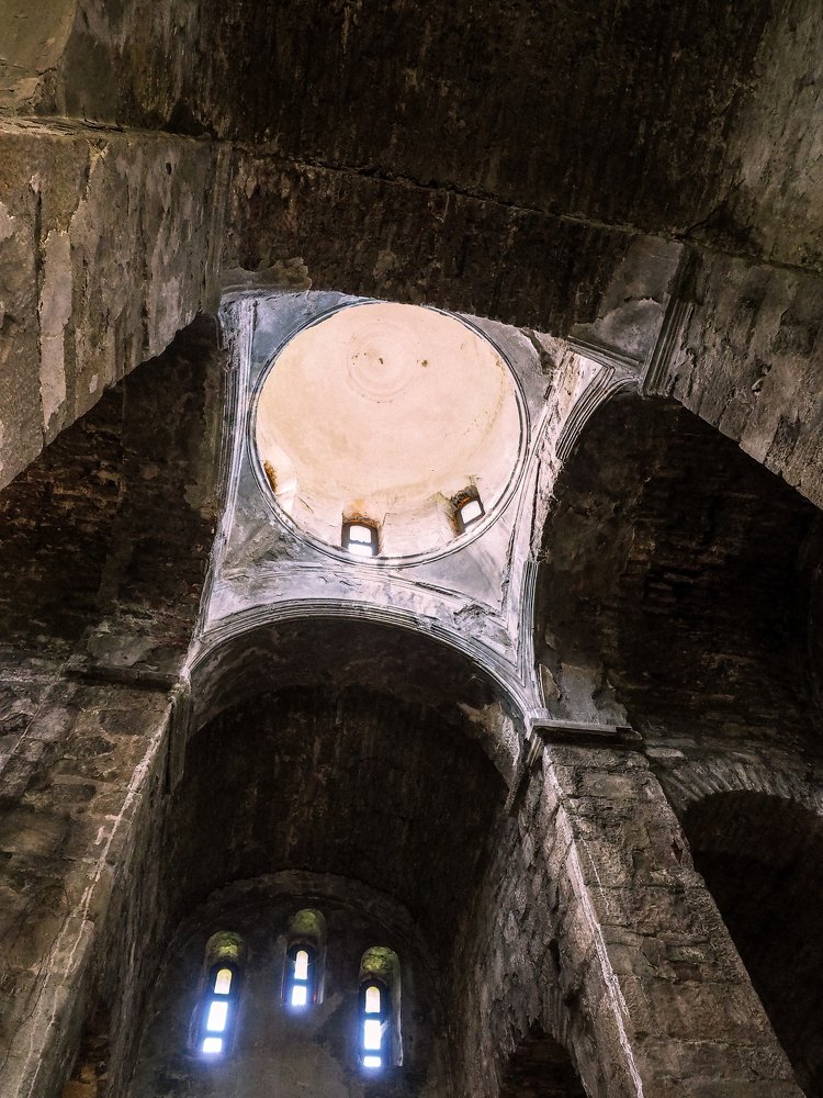 Шаонинский храм конца 10 века, Кавказ.