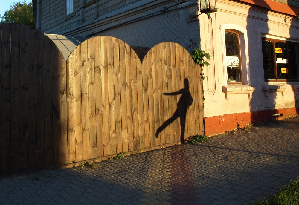 Прогулка с тенью.