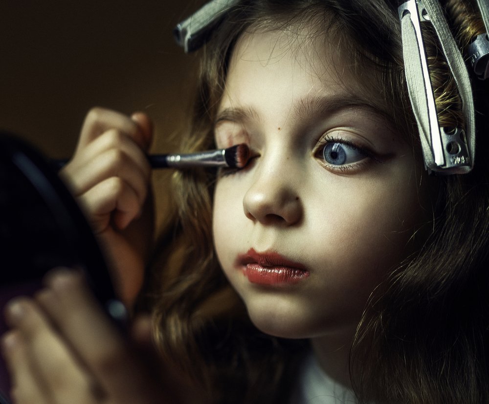 Пока одна дома