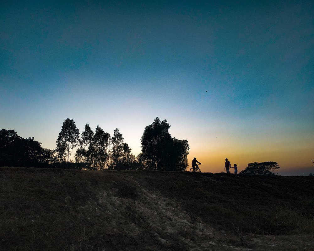 At the death of the noon