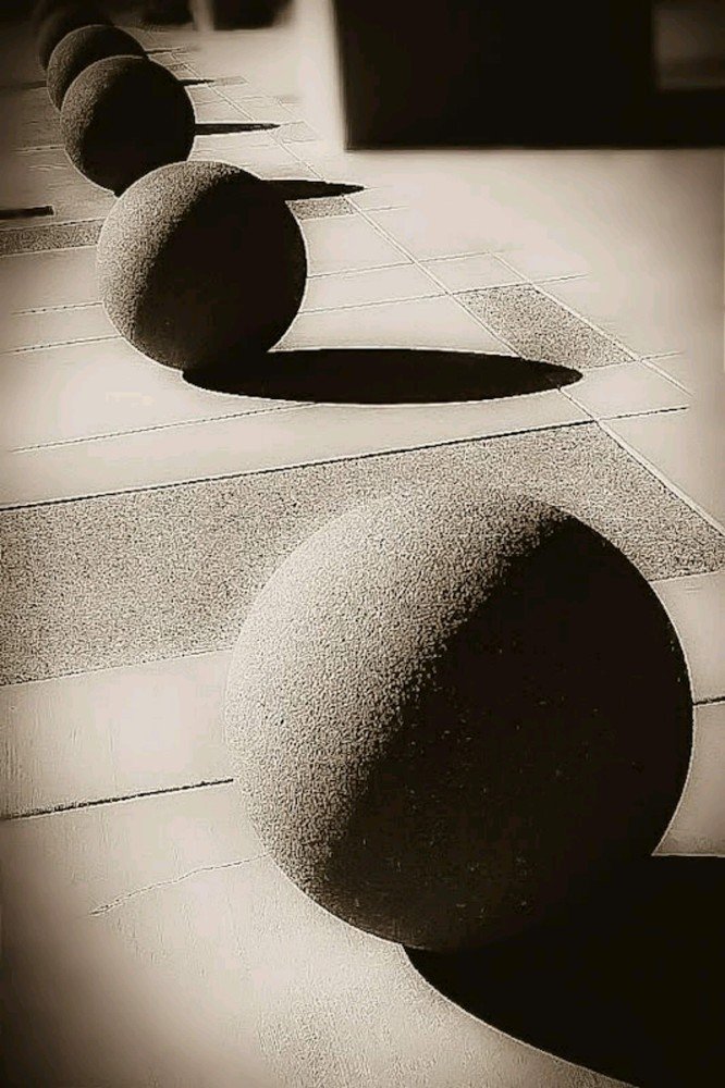 Shadows in alignment