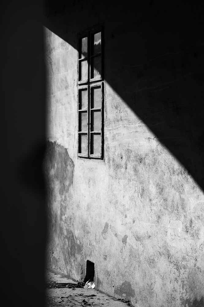 Полуденный двор.