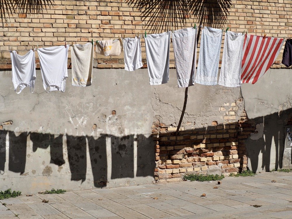 perfume of laundry.