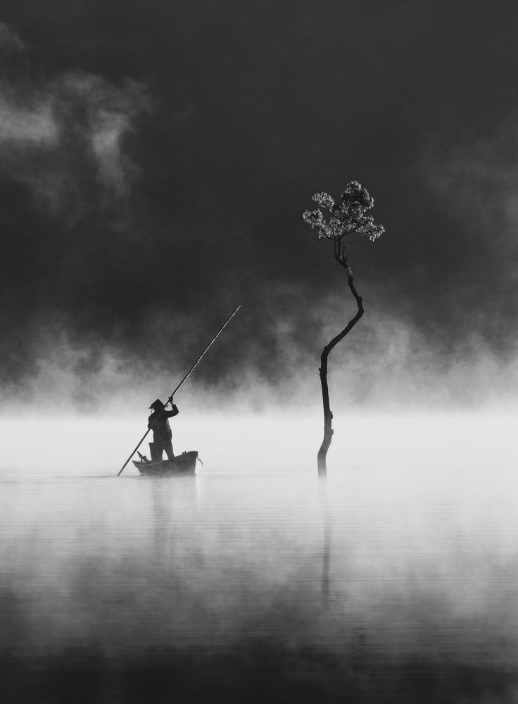 New day in Tuyen Lam lake