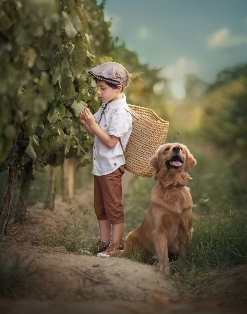 Bau and Nana in the vineyards