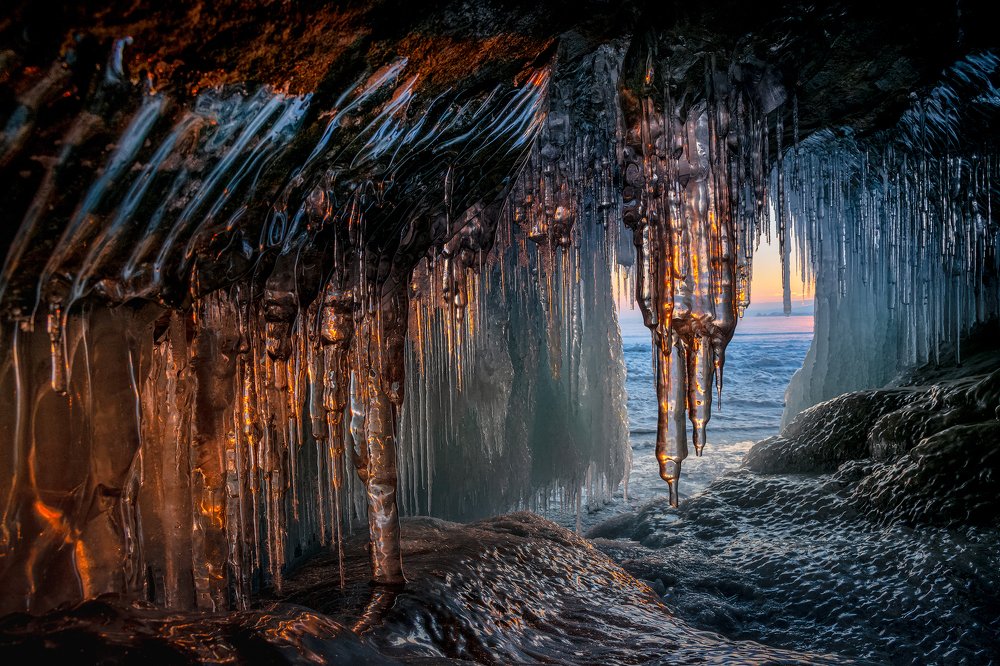 Лед и пламя Байкальских гротов