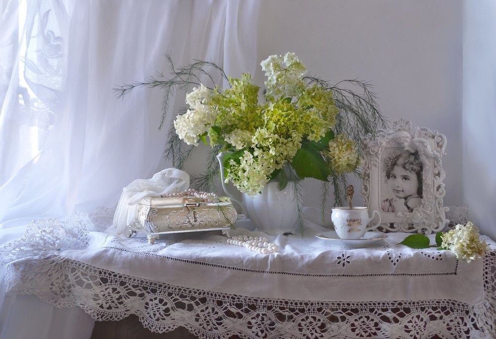 ...мне снилась осень в белом платье...