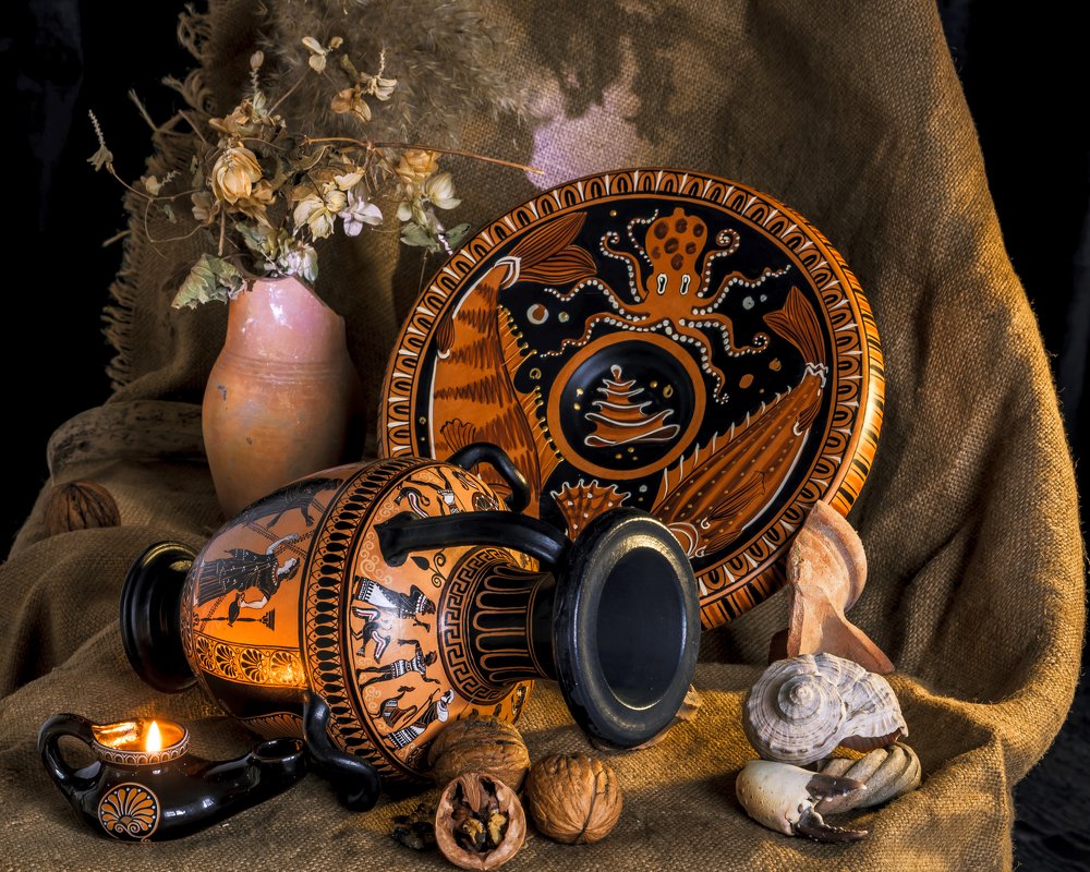 Натюрморт с античной керамикой /Still life with antique ceramics