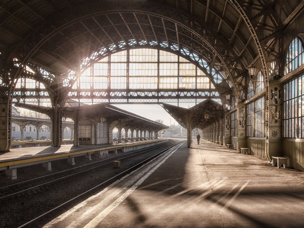 О солнечных диагоналях на вокзале