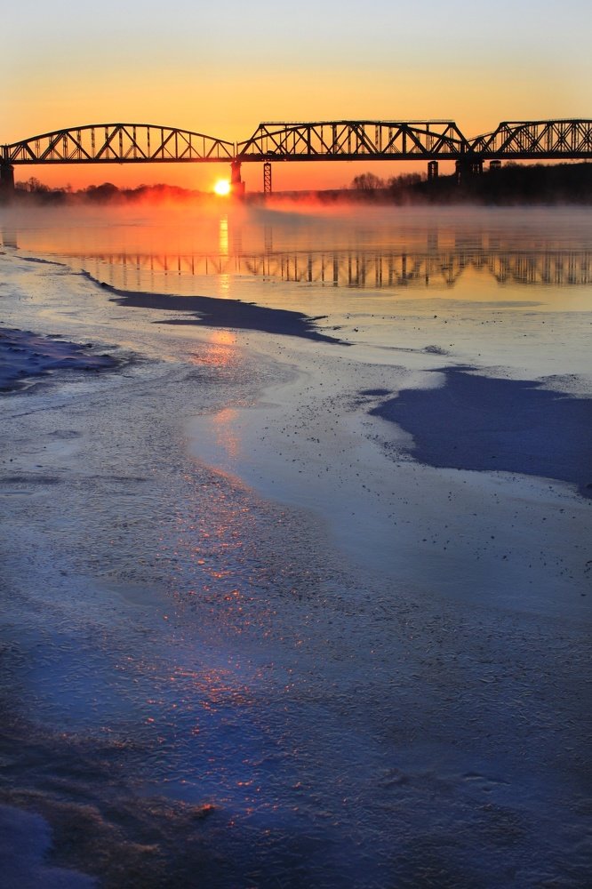Рассвет на реке