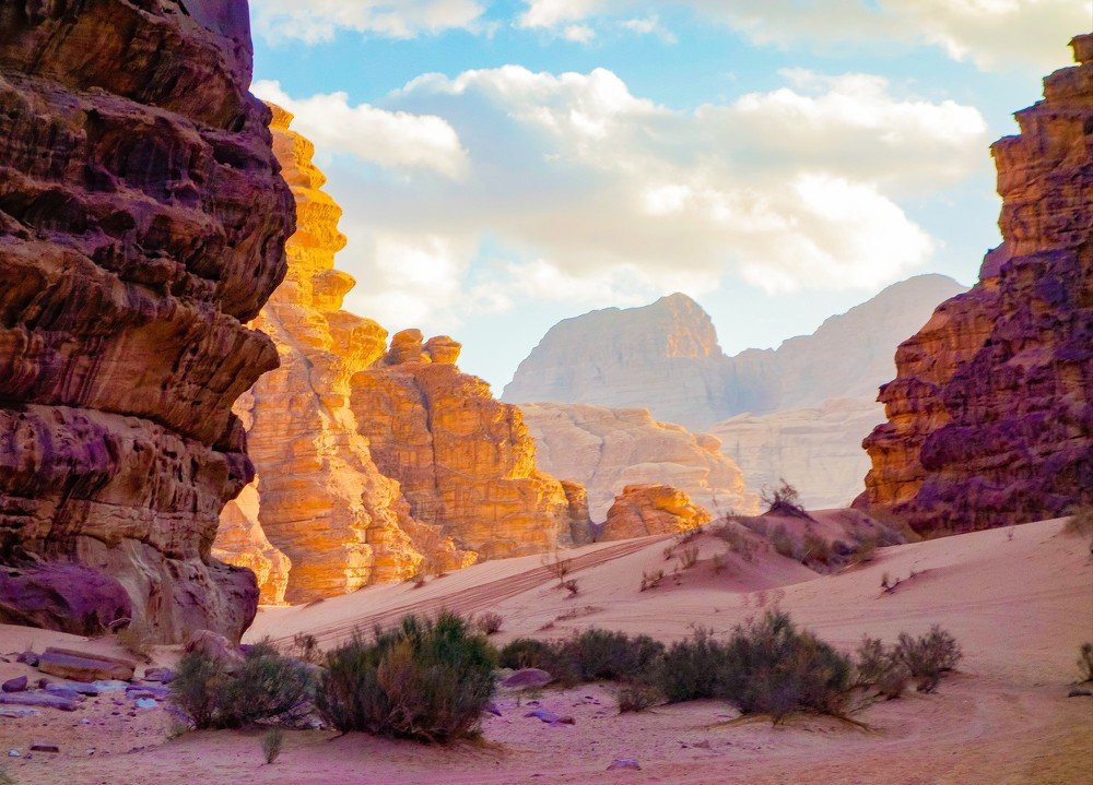 Марсианские пейзажи пустыни Вади Рам.