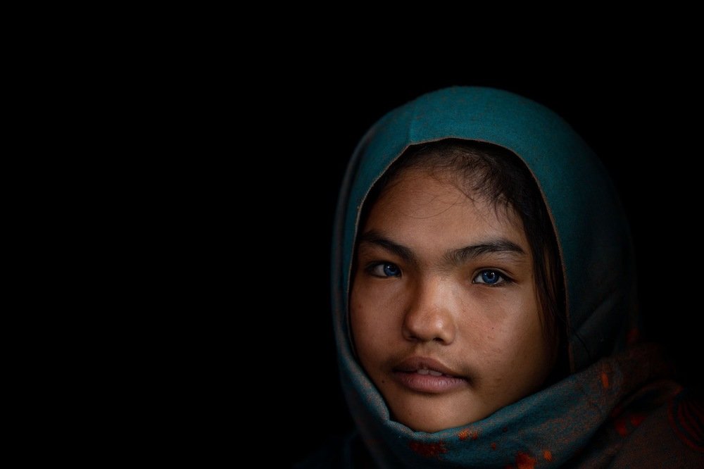 Cô gái Chăm mắt xanh.