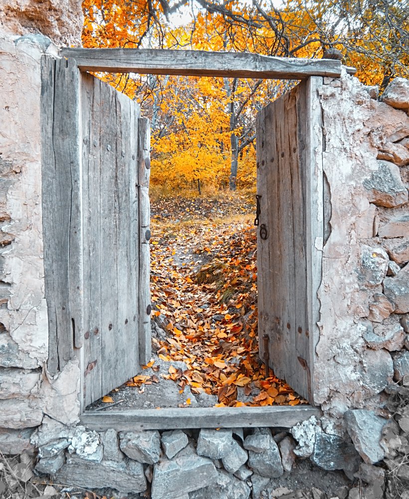 entrance to the autumn