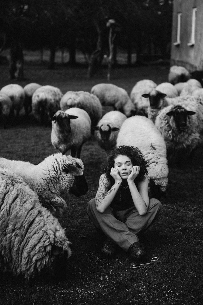 не со всеми