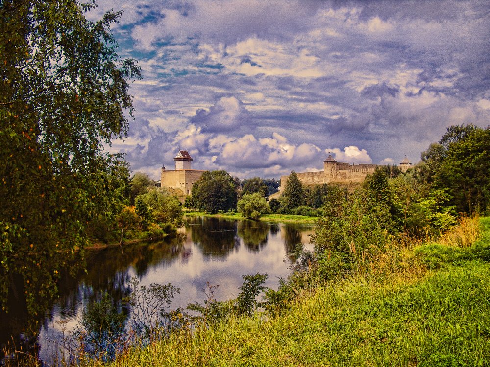 Две крепости, две страны