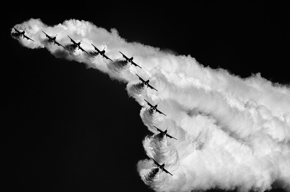 the tricolor arrows.