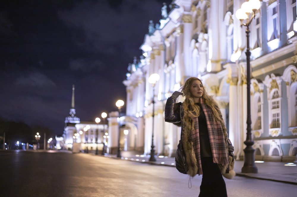 Ночной Питербург и она