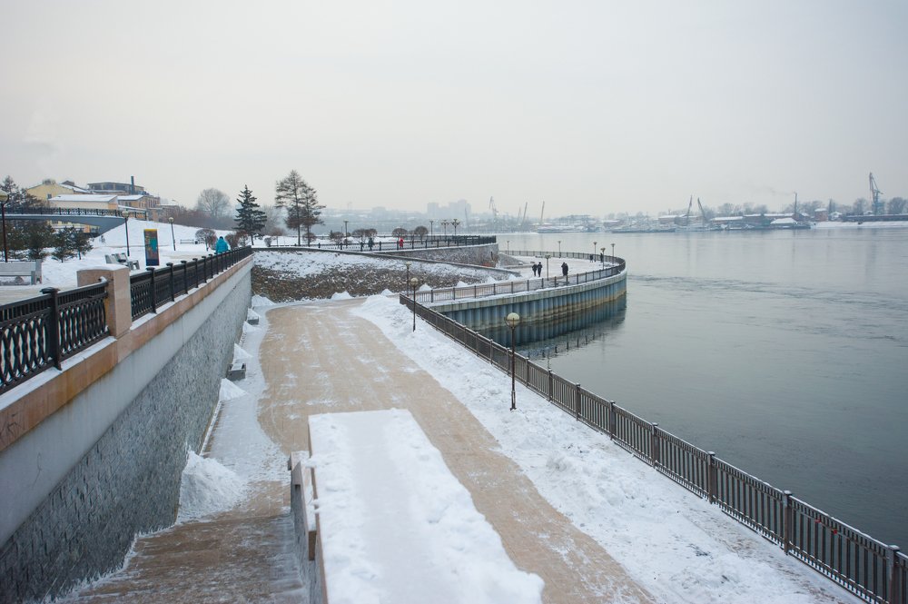 Нижняя набережная Ангары в городе Иркутске Январь 2020.